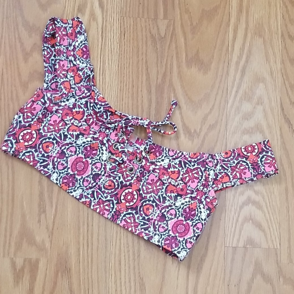 Billabong swim top small